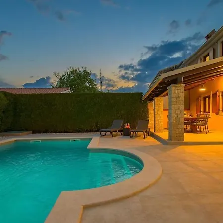 Zara By Istrialux Villa *